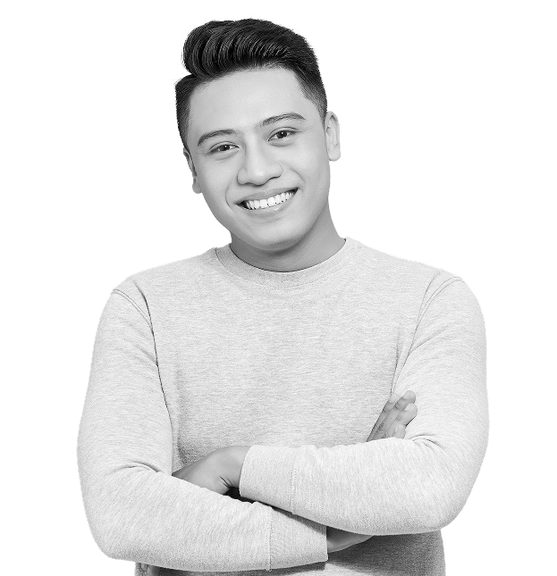 Pasien pria tersenyum